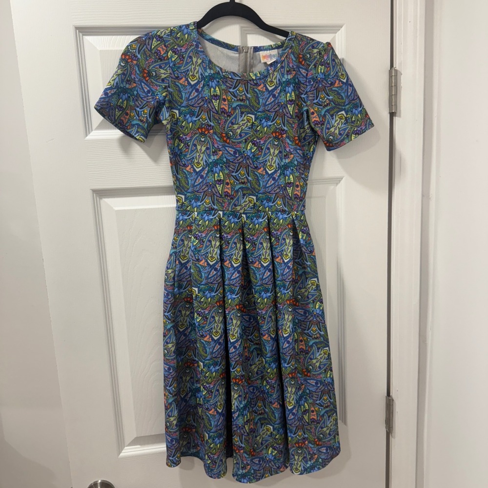 LuLaRoe XXS Amelia Blue Paisley Print Short‎ Sleeve Fit and Flare Dress Pockets